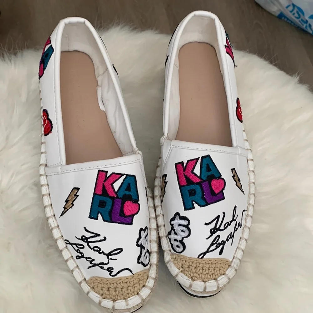 NWT KARL LAGERFELD EMBROIDERED SLIP ON SHOES HAND CRAFTED SIZE 5.5 - Picture 1 of 16